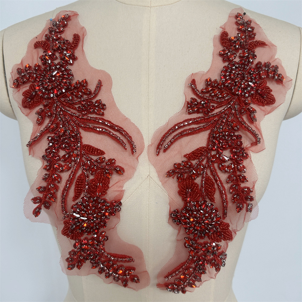 Embroidery Flower Pattern - แพทช์ปักคริสตัลประดับเสื้อผ้าทำมือ 1 คู่ สำหรับตกแต่งชุดเสื้อผ้า DIY
