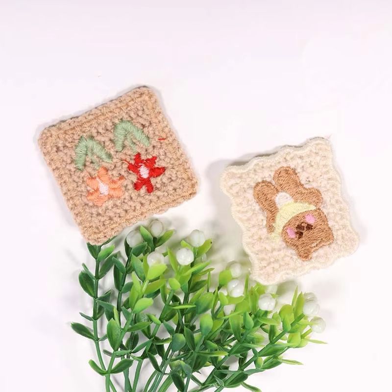 Embroidery Flower Pattern - สติ๊กเกอร์ติดเสื้อผ้า 5 ชิ้น ลายสติ๊กเกอร์ตกแต่งกิ๊บติดผม ลายดอกไม้สี่เหลี่ยม ลายคลื่นการ์ตูน