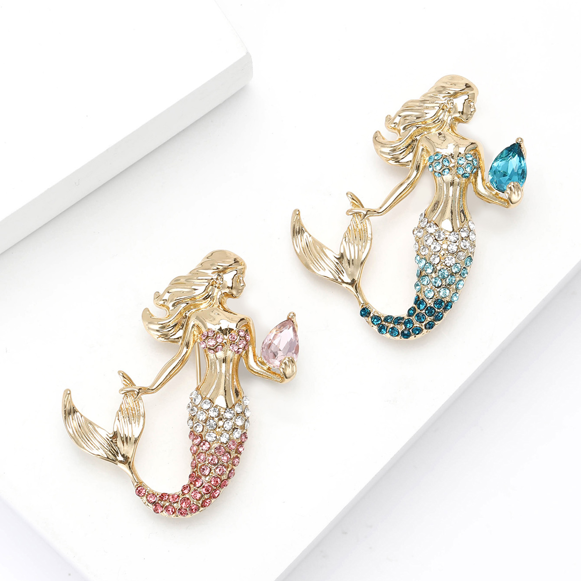 เข็มกลัดรูปนางเงือกประดับเพชรเ - Embroidery Whale บทวิจารณ์และราคา