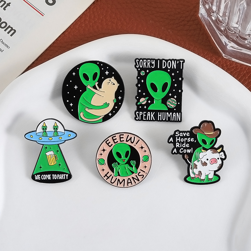 UFO We Come To Party เคลือบ Pi - Embroidery House บทวิจารณ์และราคา