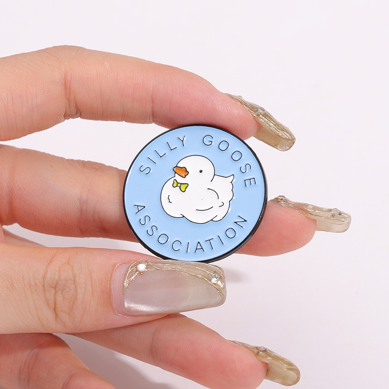 เข็มกลัดสมาคมห่านโง่เคลือบรูปก - Embroidery House บทวิจารณ์และราคา