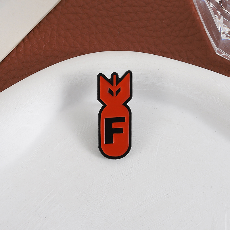 การ์ตูนระเบิดสีแดง F โลโก้เคลื - Embroidery House บทวิจารณ์และราคา