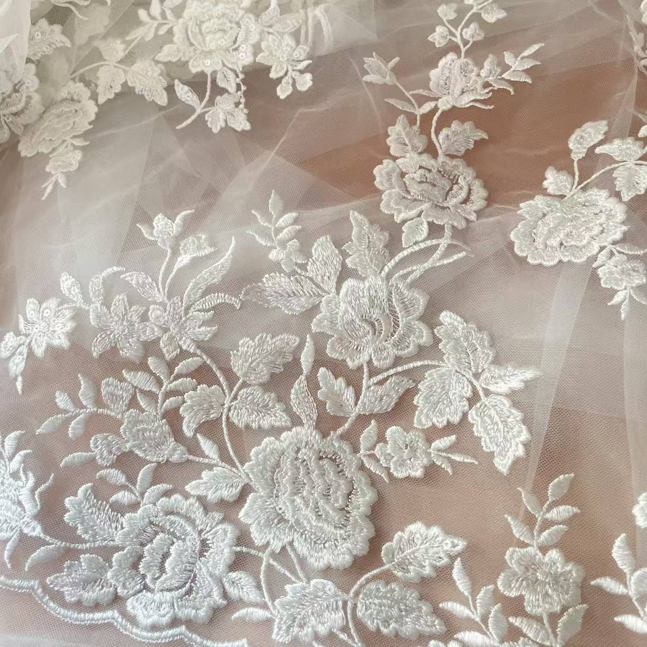 ผ้าลูกไม้ปักลายฝรั่งเศส ลายดอก - Embroidery Flower Pattern บทวิจารณ์และราคา